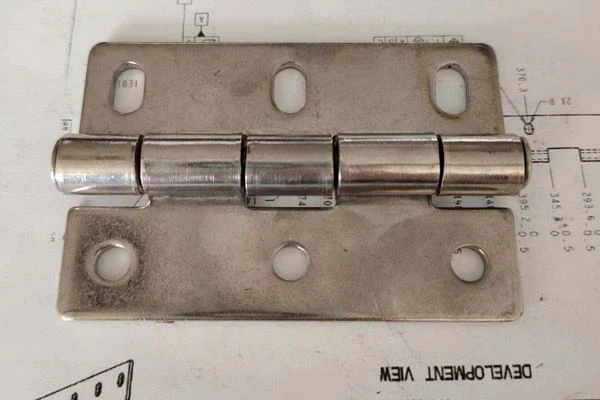 Wind-resistant Metal Hinges Have Strong Wind-resistant Capabilities, Ensuring The Stability Of Doors And Windows in Windy Environments